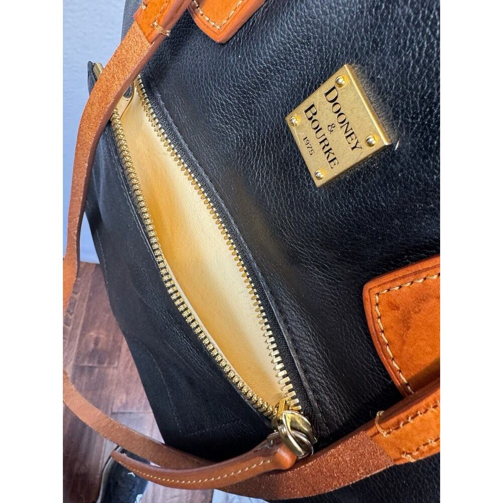 Dooney & Bourke Morgan Saddle Shoulder Bag Black Brown Leather‎ - Picture 13 of 14